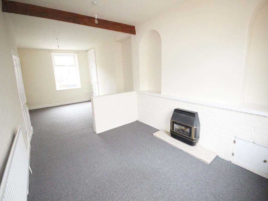 3 bedroom mid terrace house To Let in Barnoldswick - IMG_6896.jpg
